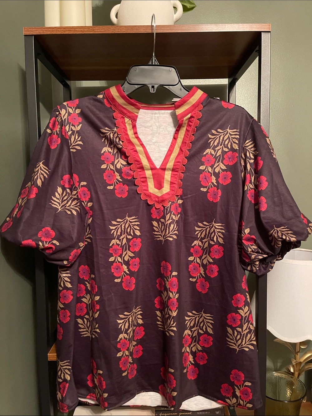 V-Neck Puff-Sleeve Floral Tunic Top - Burgundy with Pink Floral